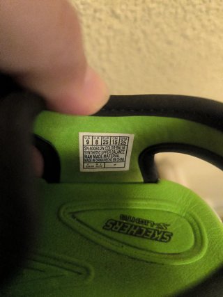 Sandalias Skechers Niños Luces Dinosaurio. Talla25