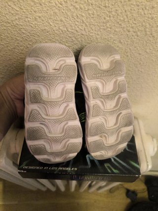 Sandalias Skechers Niños Luces Dinosaurio. Talla25