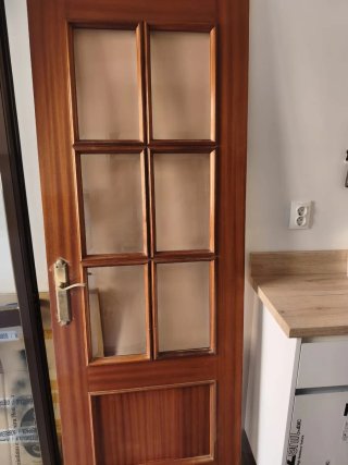 Puerta interior madera con cuarterones