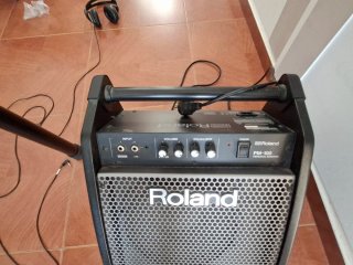 Batería Electrónica Yamaha + Amplificador Roland
