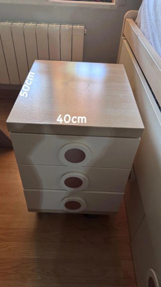 Cama nido con mesita de noche