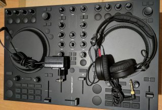 Controlador DJ Traktor MX2