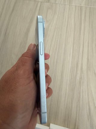 iPhone 15 en muy buen estado.