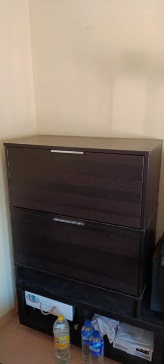 Mueble archivador de madera y metal