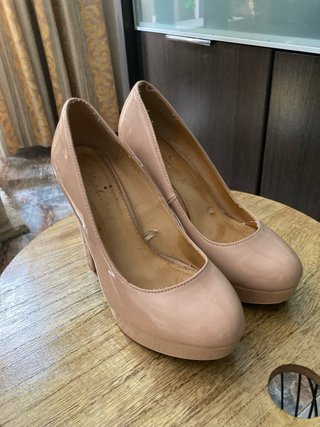 Zapatos de tacón beige talla 38