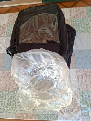 Bolsa sobre depósito de moto