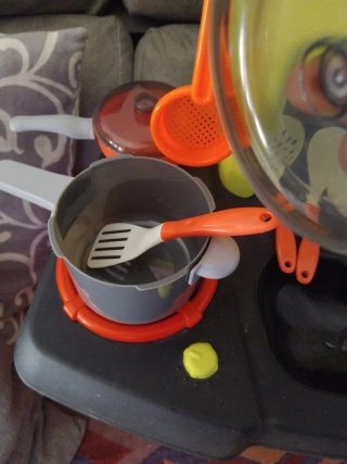 Cocinita de juguete con accesorios