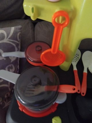 Cocinita de juguete con accesorios