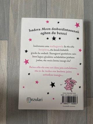 Isadora Moon urtebetetzea ospatzen du