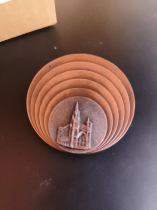 Medallón de bronce