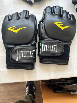 Espinilleras Buddha y Guantes Everlast