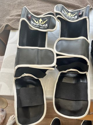 Espinilleras Buddha y Guantes Everlast
