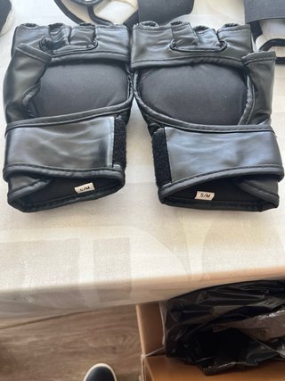 Espinilleras Buddha y Guantes Everlast