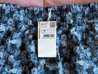 Falda corta Springfield floral azul/negra T. M