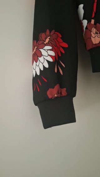 Chaqueta Bomber Floral Negra Sin Usar