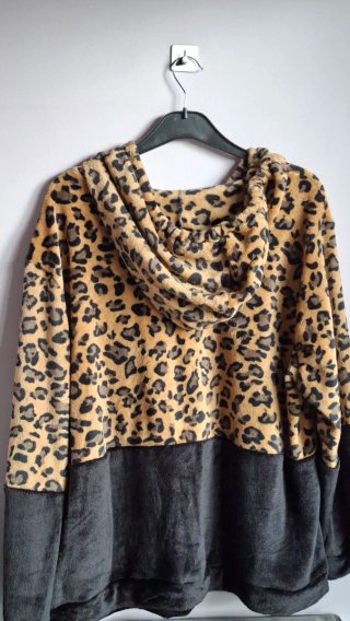 Chaqueta Polar Animal Print Beige y Negro