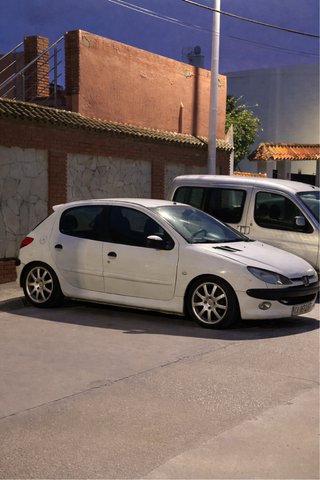 Llantas Peugeot 206 GTI 16 con neumáticos falken