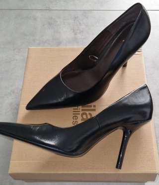 Zapatos de tacón Zara negros