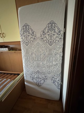 Materasso singolo in memory + rete doghe in legno1