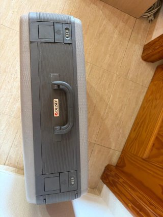 Maleta Delsey Gris Rígida