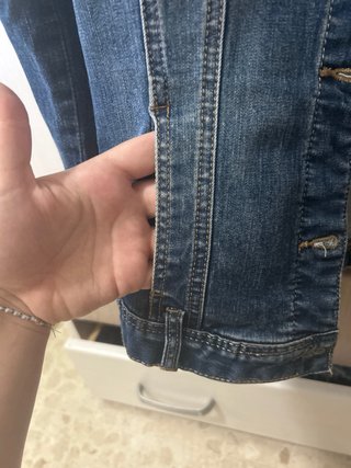 Chaqueta vaquera con bordado étnico
