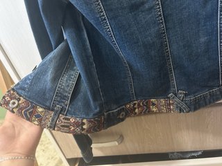 Chaqueta vaquera con bordado étnico