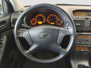 TOYOTA AVENSIS WAGON 2.0 VVT-i SOL