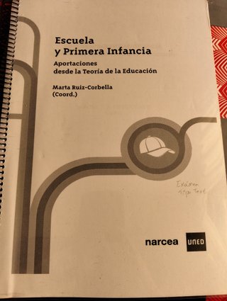 Libro de texto de Escuela y Primera Infancia UNED