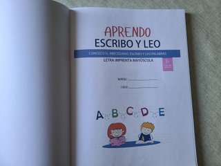 Aprendo, escribo y leo: Letra imprenta mayúscula