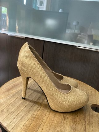 Zapatos dorados talla 38