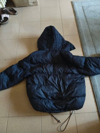 Giubbotto Stussy nero con interno rosa
