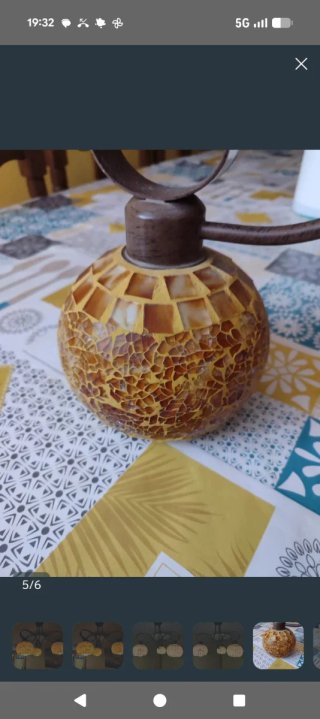Lámpara de forja y vidrio mosaico