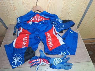 Equipación Yamaha Motocross Azul y Roja