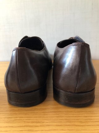 Zapatos de vestir clásicos Prada marrones