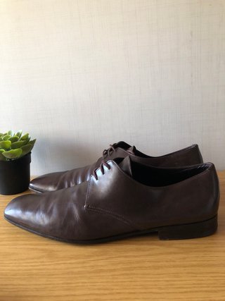 Zapatos de vestir clásicos Prada marrones