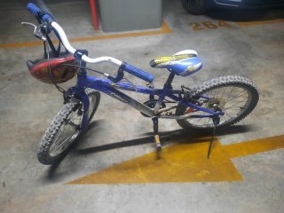 Bicicleta niño Colver 200 Rider color azul y casco