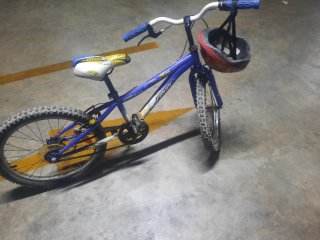 Bicicleta niño Colver 200 Rider color azul y casco