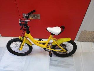 Bicicleta infantil amarilla