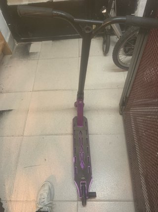 Patinete de trucos morado