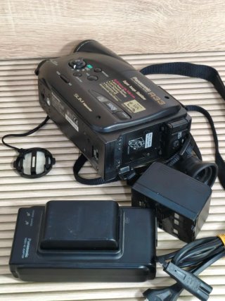 Videocámara Panasonic R33 VHS-C Slim