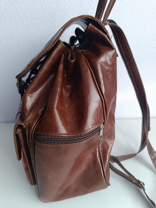 Mochila de cuero marrón