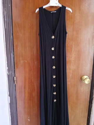 Vestido largo C&A negro botones
