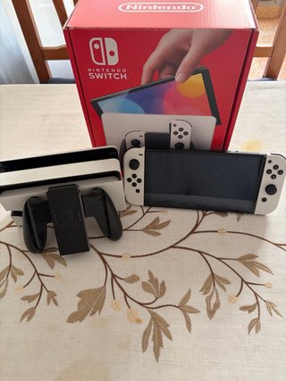 Nintendo Switch OLED.