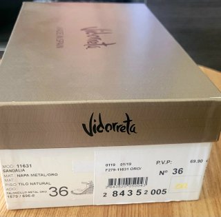 Zapatos cuña dorados Vidorreta