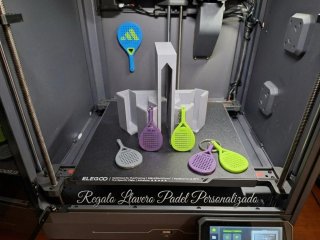 Soporte de móvil  para red de pádel + llavero