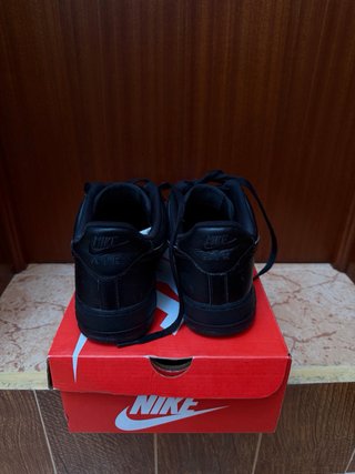 Nike Air Force 1 Negras Talla 42