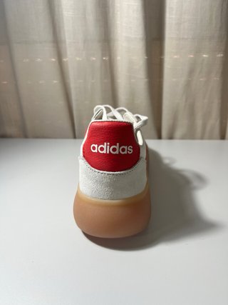 Zapatillas Adidas Blancas y Rojas