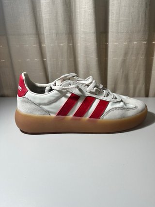 Zapatillas Adidas Blancas y Rojas
