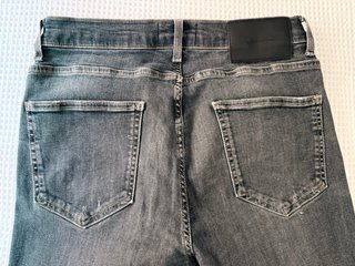Pantalones pitillo negros
