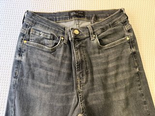 Pantalones pitillo negros